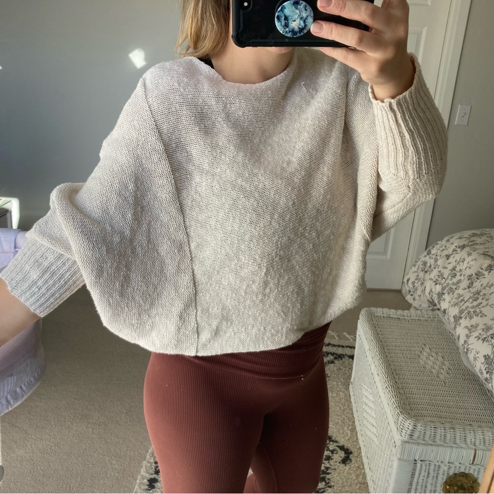 Cream Cropped Sweater Size M